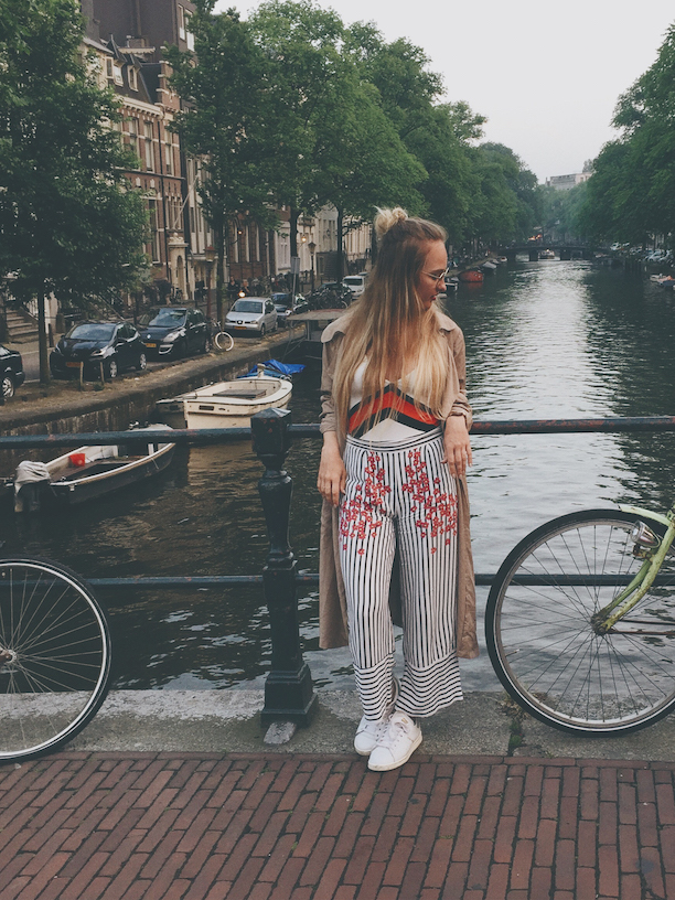 C97871A9-53C6-4C27-8D3A-D4D72F0E75D1